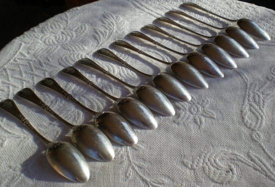 12 solid silver dessert cutlery
