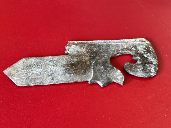 Coltello in pietra intagliata stile arcaico Cina