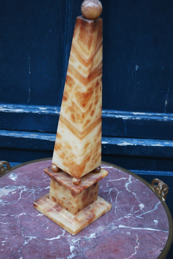 Obélisque En Onyx