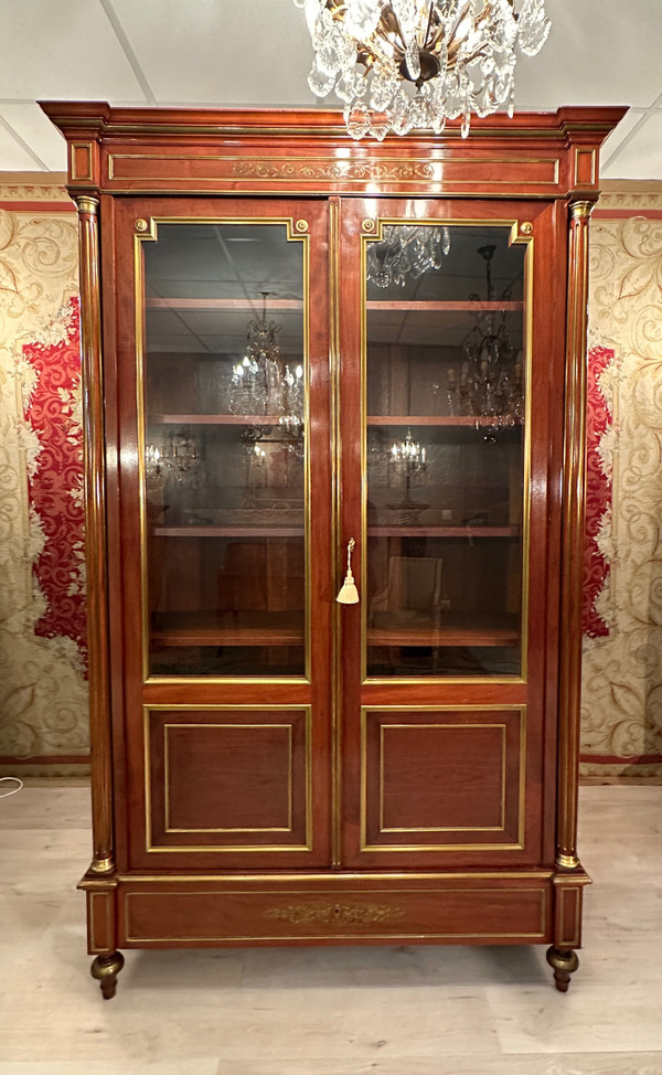 Libreria da esposizione in mogano stile Luigi XVI XIX secolo, 1870 circa