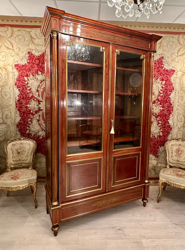 Libreria da esposizione in mogano stile Luigi XVI XIX secolo, 1870 circa