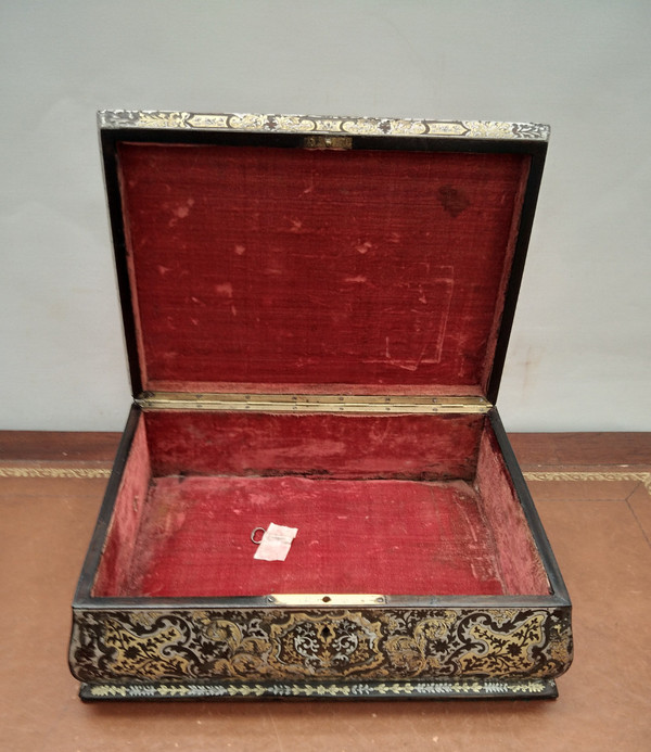 Grande scatola Boulle intarsiata