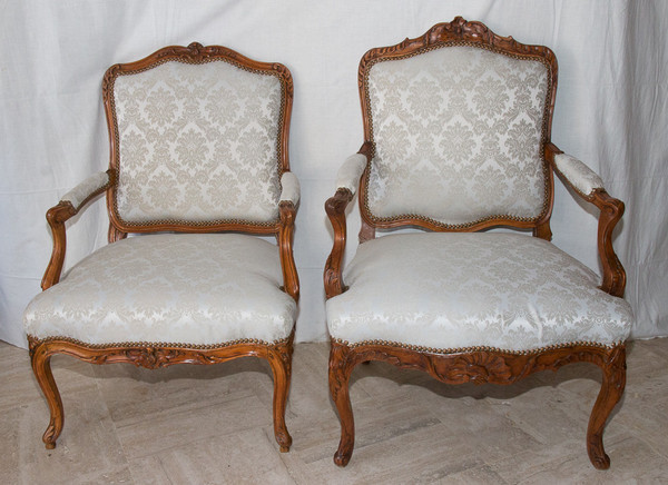 Fauteuil à Dossier Plat Estampillé époque Louis XV