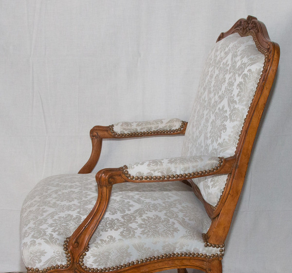 Fauteuil à Dossier Plat Estampillé époque Louis XV