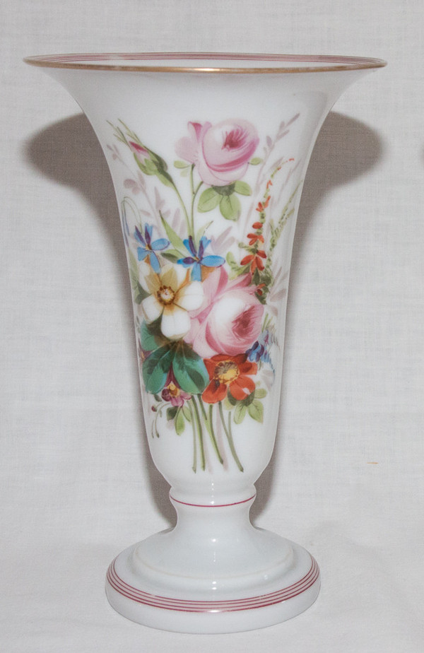 Paire De Vases En Opaline Baccarat Louis Philippe 