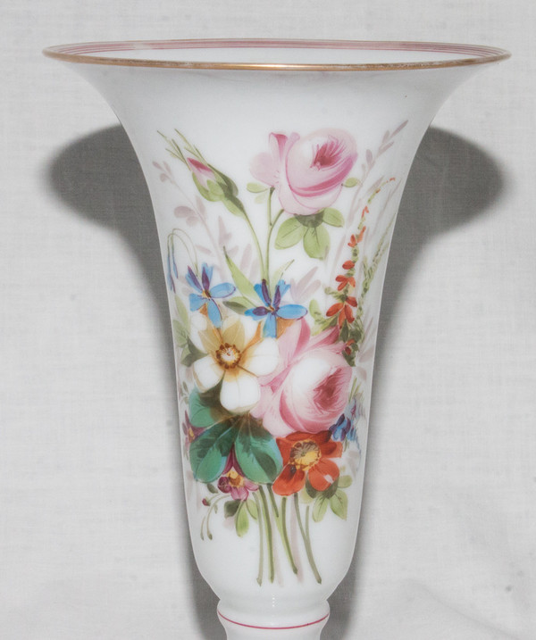Paire De Vases En Opaline Baccarat Louis Philippe 