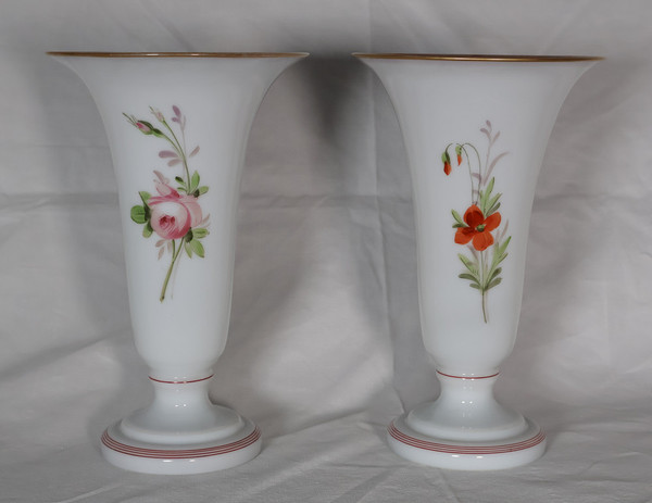 Paire De Vases En Opaline Baccarat Louis Philippe 