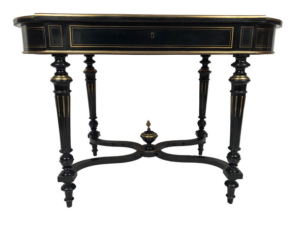 Schwarz lackierter Holztisch mit zentralem Dekor mit Messingintarsien, Napoleon III.