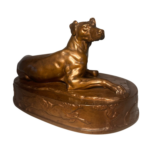 Grégoire GIRAUD. Liegender Hund in Bronze F. Barbedienne