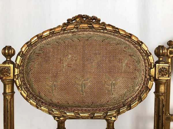 Série de trois chaises de style Louis XVI en bois doré, vers 1900
