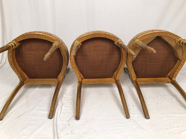 Série de trois chaises de style Louis XVI en bois doré, vers 1900