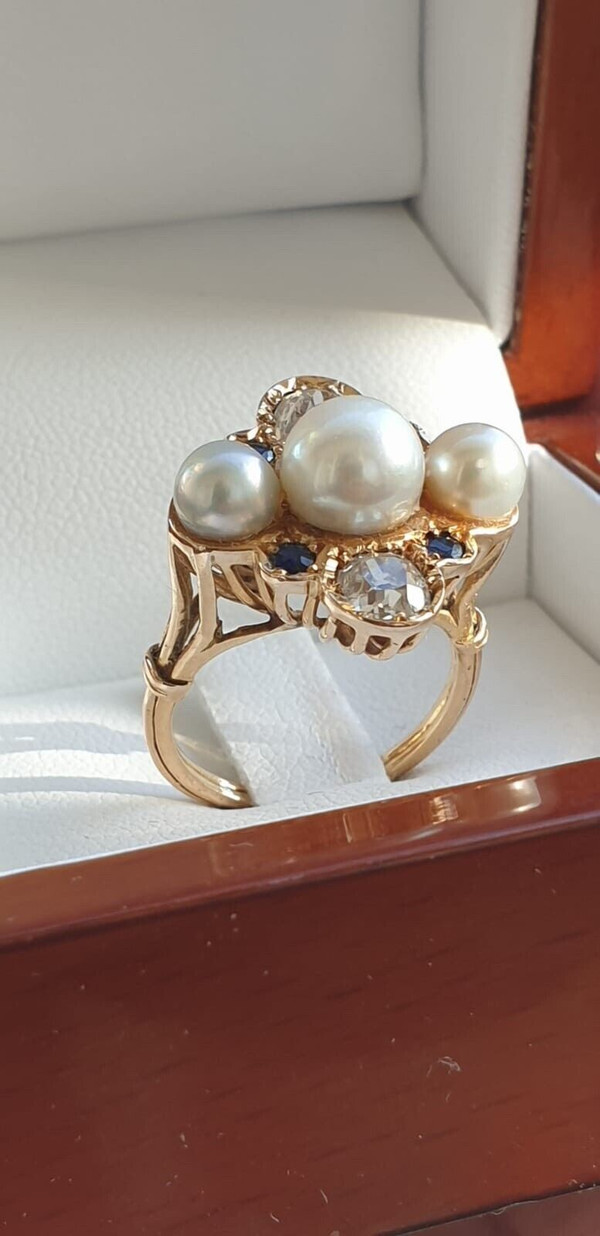Bague en or jaune 18 carats, diamants, Perles, Sapphires.
