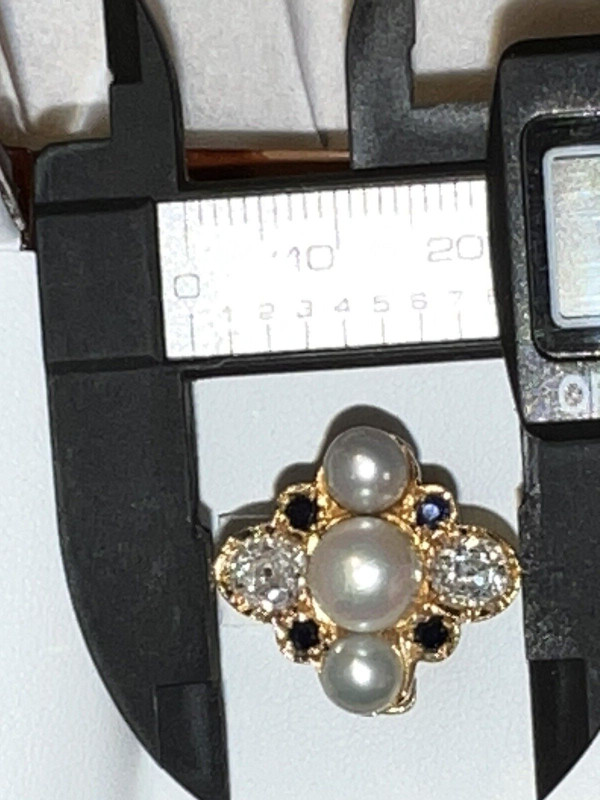 Bague en or jaune 18 carats, diamants, Perles, Sapphires.