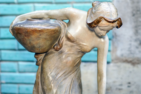 E. TELL für Friedrich GOLDSCHEIDER, Jugendstil, „Der Wasserträger“, Terrakotta