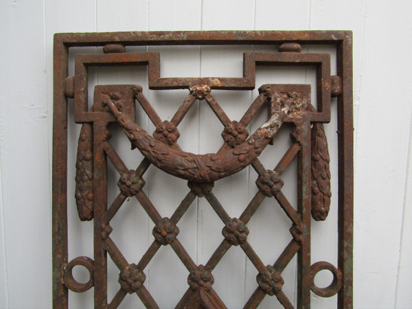 Cast iron grate