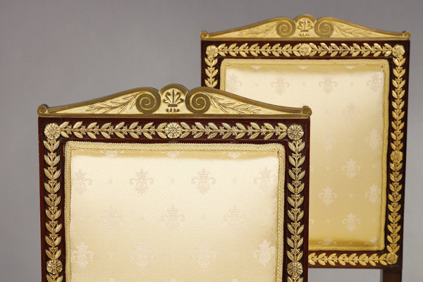 Un majestueux salon de style empire en acajou et bronzes dorés