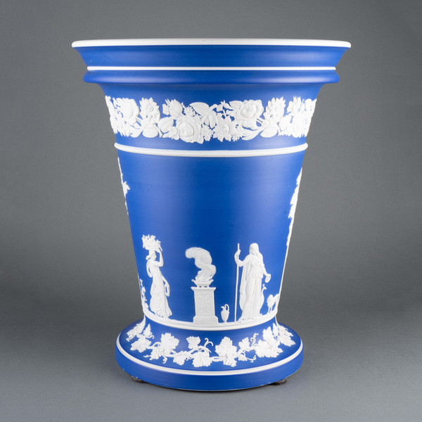 Pique-fleurs en jasperware signé Wedgwood, XIXe siècle 