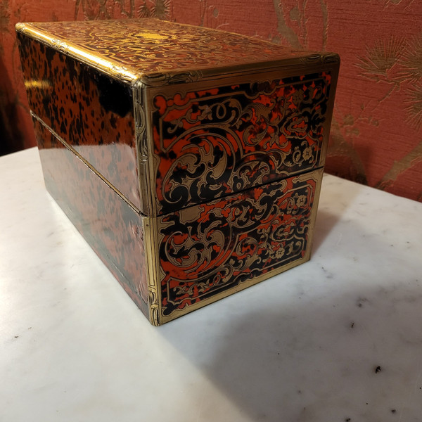 Necessaire de toilette Marqueterie Boulle, cristallerie de Baccarat, Epoque Napoléon 3Très bel état