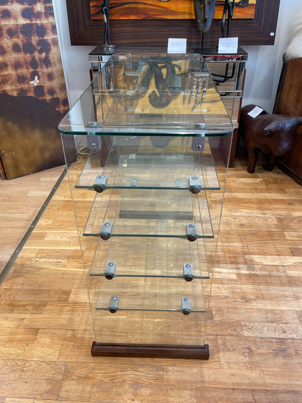 GIO PONTI, Etagère en laiton et verre, Circa 1939