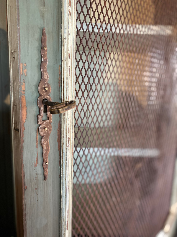 8-door display bookcase with pulls dating from the end of the 19th century, very pretty patina