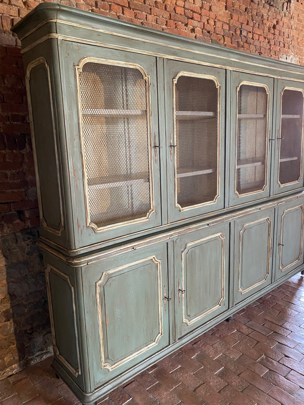 8-door display bookcase with pulls dating from the end of the 19th century, very pretty patina