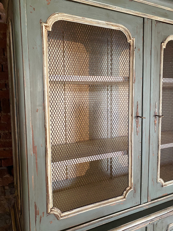 8-door display bookcase with pulls dating from the end of the 19th century, very pretty patina
