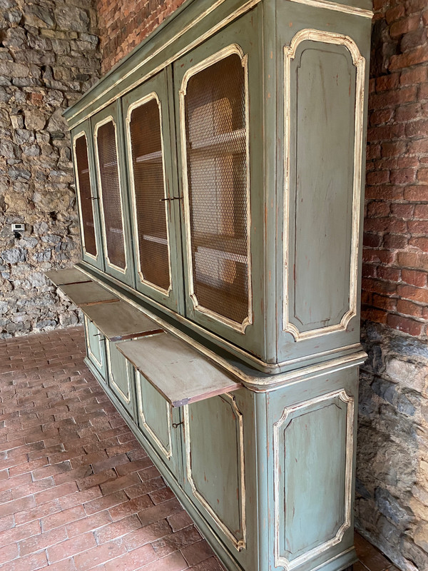 8-door display bookcase with pulls dating from the end of the 19th century, very pretty patina
