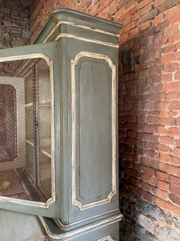 8-door display bookcase with pulls dating from the end of the 19th century, very pretty patina