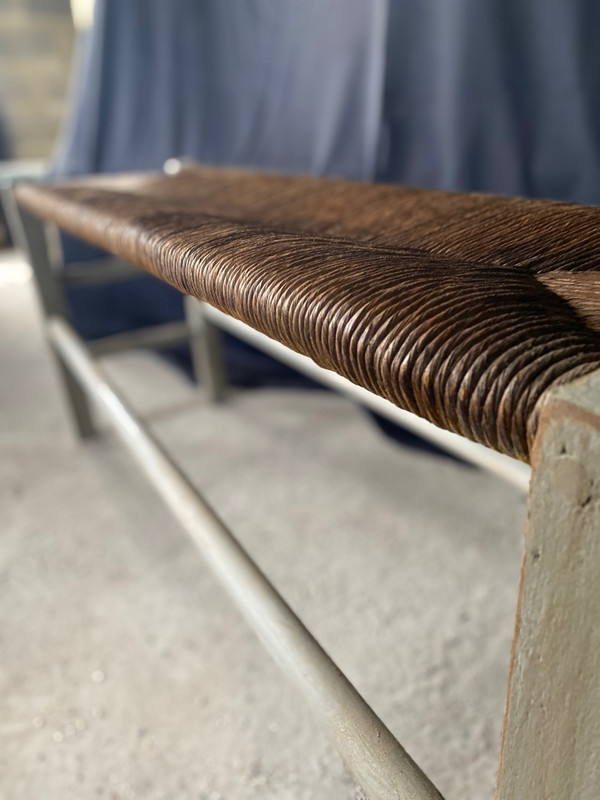 Banc ( de cheminée) datant du 18e siècle assise paillée et boiseries patinée 