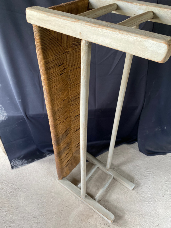 Banc ( de cheminée) datant du 18e siècle assise paillée et boiseries patinée 
