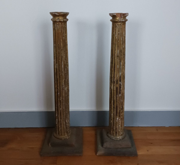 18th century - pair of neoclassical columns or sellettes - fluted decor - gilded wood - girdle