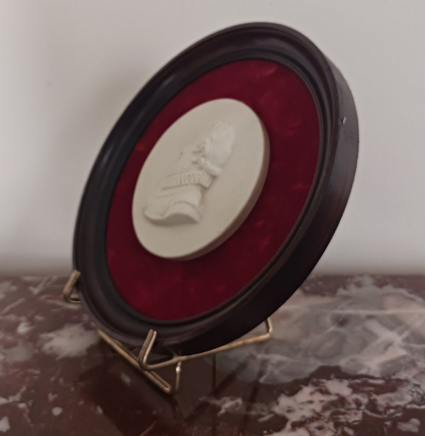 Manufacture de Sèvres - Henri IV - cookie medallion in a frame - signed