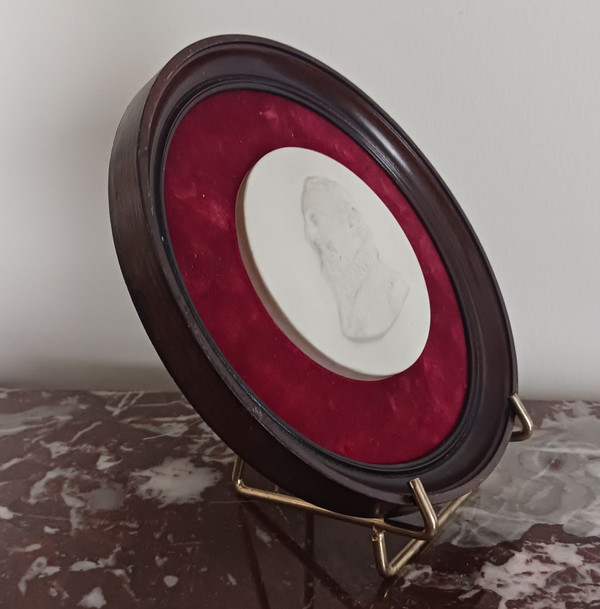 Manufacture de Sèvres - Henri IV - cookie medallion in a frame - signed