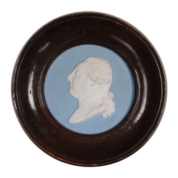 Manifattura di Sèvres per il duca di Doudeauville - Medaglione in biscuit del re Luigi XVI