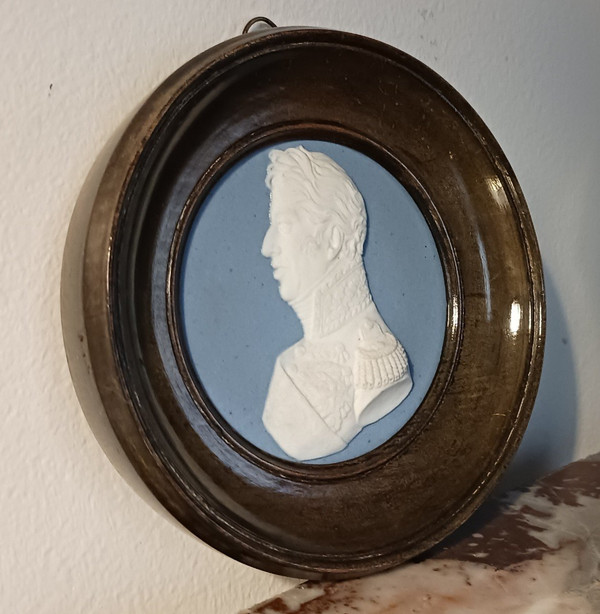 Manufacture De Sèvres Pour Le Duc De Doudeauville - médaillon en biscuit du roi Charles X