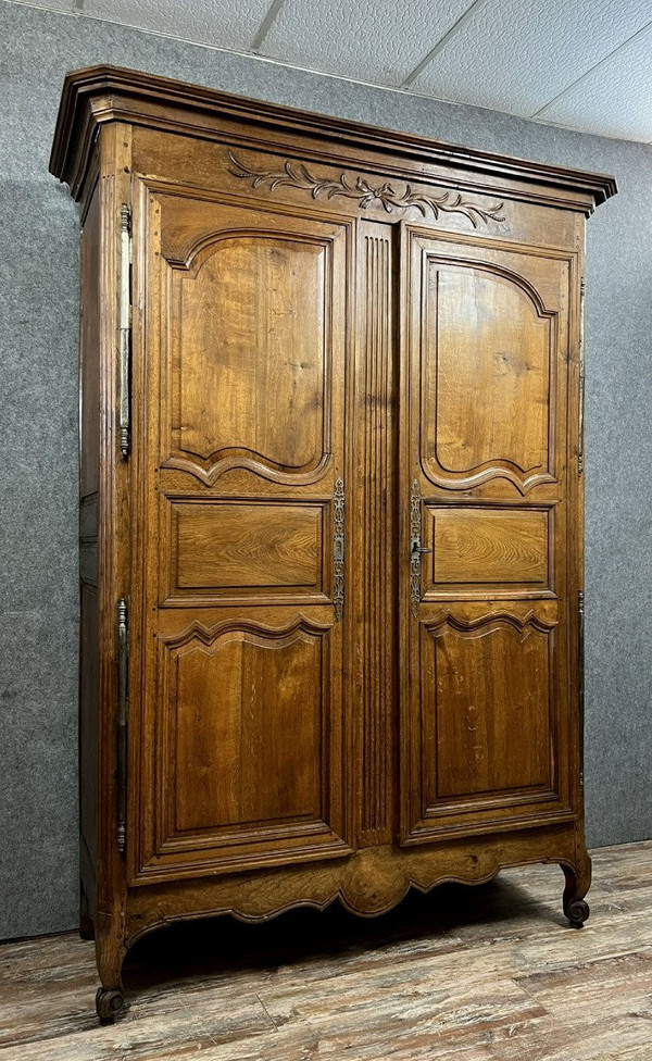 Lyon Louis XV period wardrobe in solid walnut circa 1750
