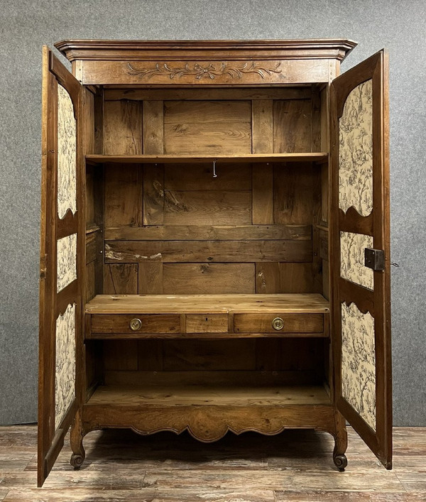 Lyon Louis XV period wardrobe in solid walnut circa 1750