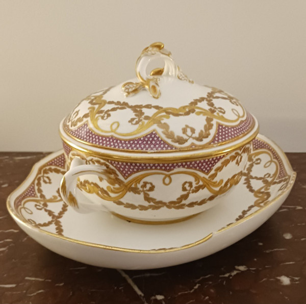 Royal Manufacture of Sèvres - covered bowl and its hard porcelain tray - Taillandier base - 2nd size -
