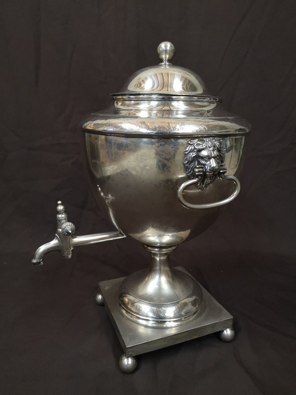 Samovar in metallo argentato del primo periodo dell'Impero