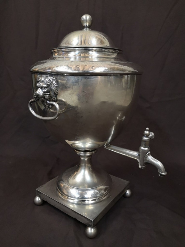 Samovar in metallo argentato del primo periodo dell'Impero