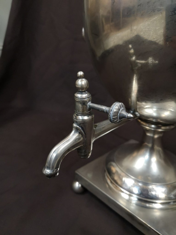 Samovar in metallo argentato del primo periodo dell'Impero