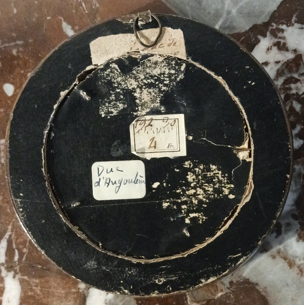 Manufacture de Sèvres pour le duc de Doudeauville - médaillon en biscuit du duc de Berry