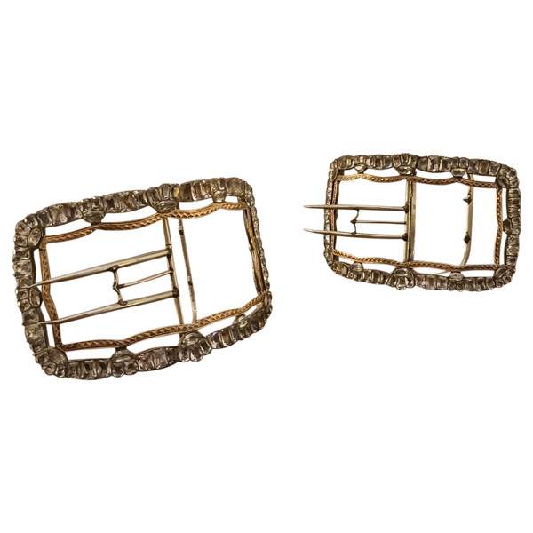 XVIIIe siècle, époque Louis XVI - étonnante paire de boucles de souliers - or, argent et brillants du Rhin