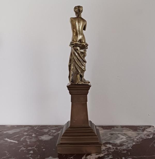Souvenir ou curiosa en bronze - Venus de Milo en bronze - grand socle architecturé - fin XIXe siècle