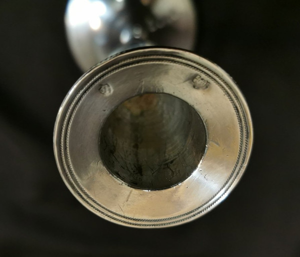 Coppia di candelieri corazzati del periodo impero in argento sterling