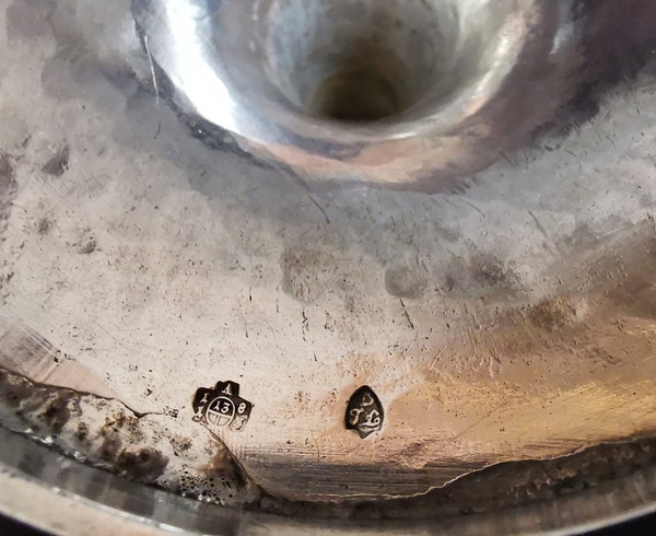Coppia di candelieri corazzati del periodo impero in argento sterling