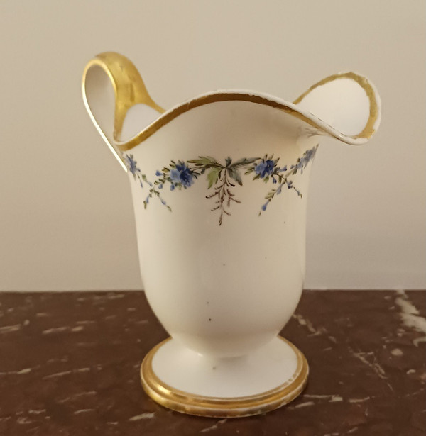 Manufacture révolutionnaire de Sèvres - pot à lait - forme étrusque ou hanap - porcelaine tendre