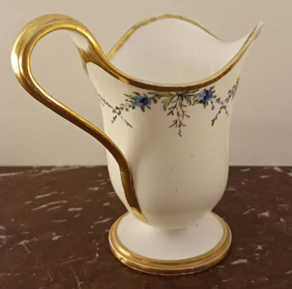 Manufacture révolutionnaire de Sèvres - pot à lait - forme étrusque ou hanap - porcelaine tendre