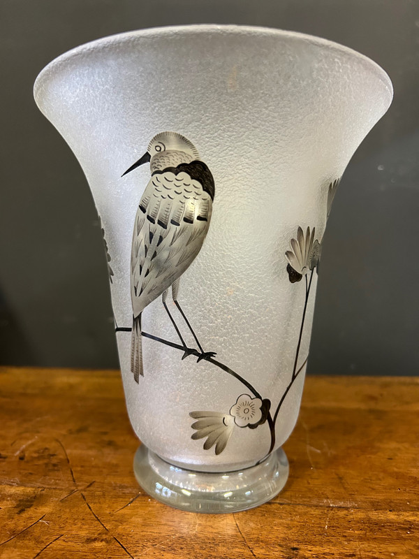 Vase Daum Nancy Frankreich - Oiseau Branché Réserve mit Säure, verstärkt mit schwarzer Emaille