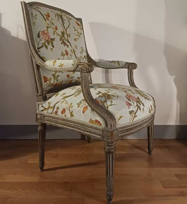 Jean Baptiste Lelarge III - seltener niedriger Sessel in Halbkabriolettform - lackierte Buche